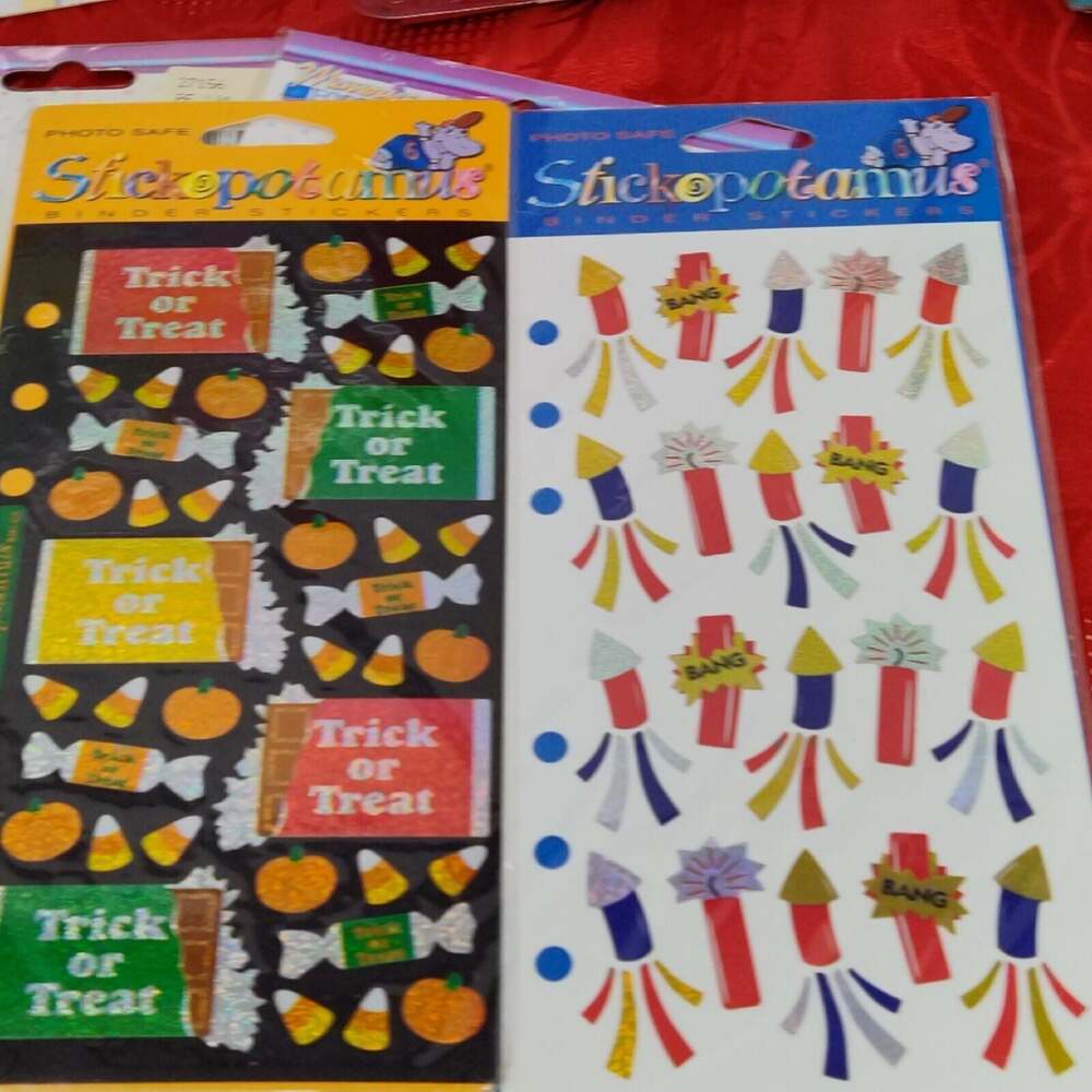 2X COLORBOK 8"X8" MEMORY BOOK Front Photo Window & Red 8x8 Plus tons of extras!! - Picture 9 of 14